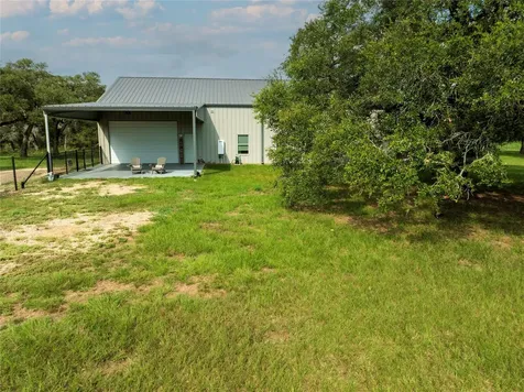 15545 Tx-111 E Yoakum TX 77995