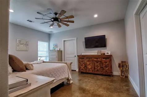 15545 Tx-111 E Yoakum TX 77995