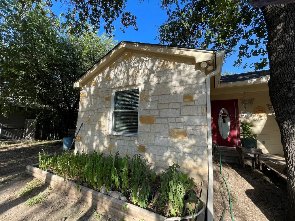 652 Pecan Lane Cottonwood Shores TX 78657