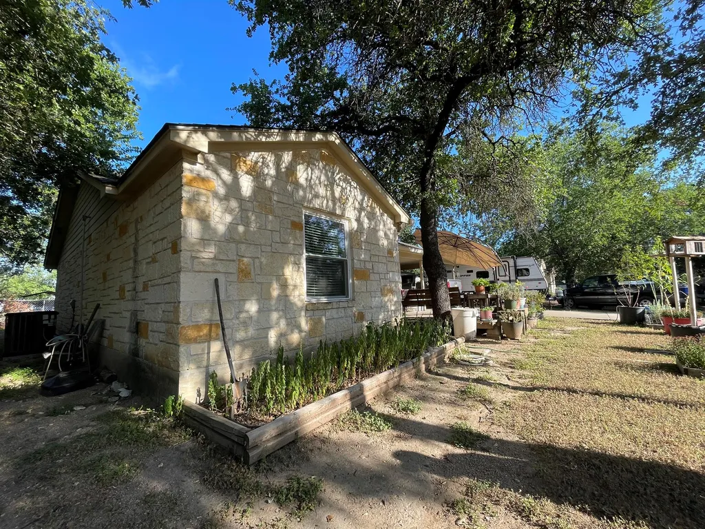 652 Pecan Lane Cottonwood Shores TX 78657