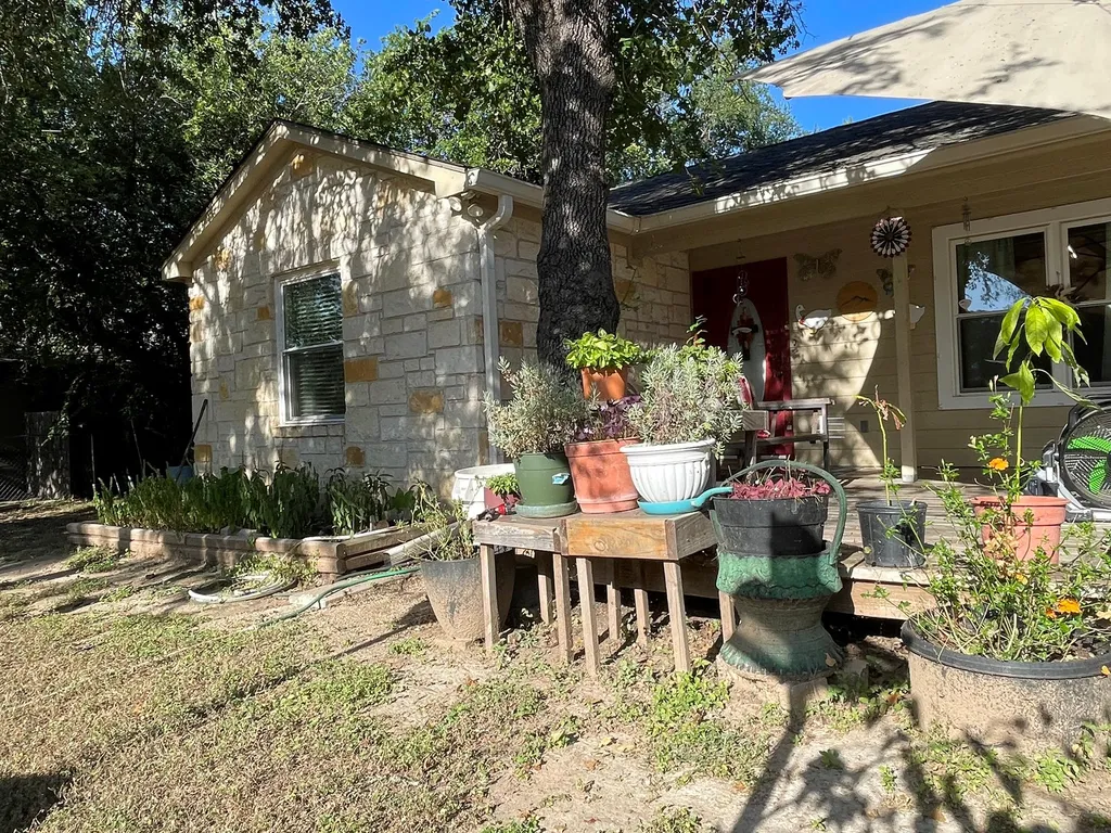 652 Pecan Lane Cottonwood Shores TX 78657