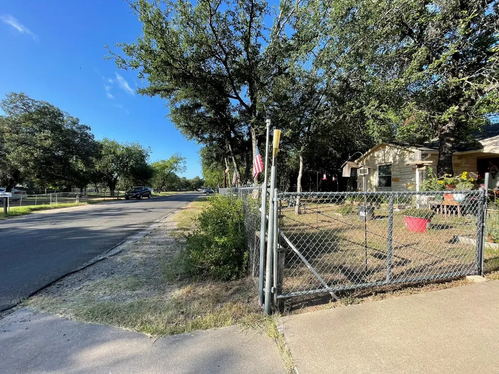 652 Pecan Lane Cottonwood Shores TX 78657