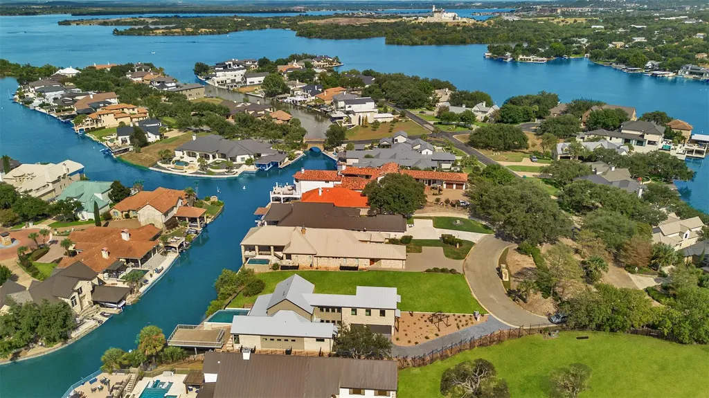 100 Wennmohs Place Horseshoe Bay TX 78657