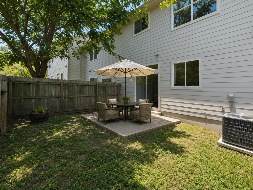 512 Eberhart Lane Austin TX 78745