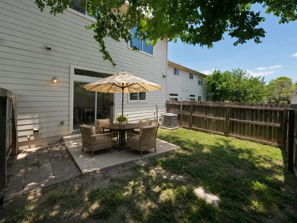 512 Eberhart Lane Austin TX 78745