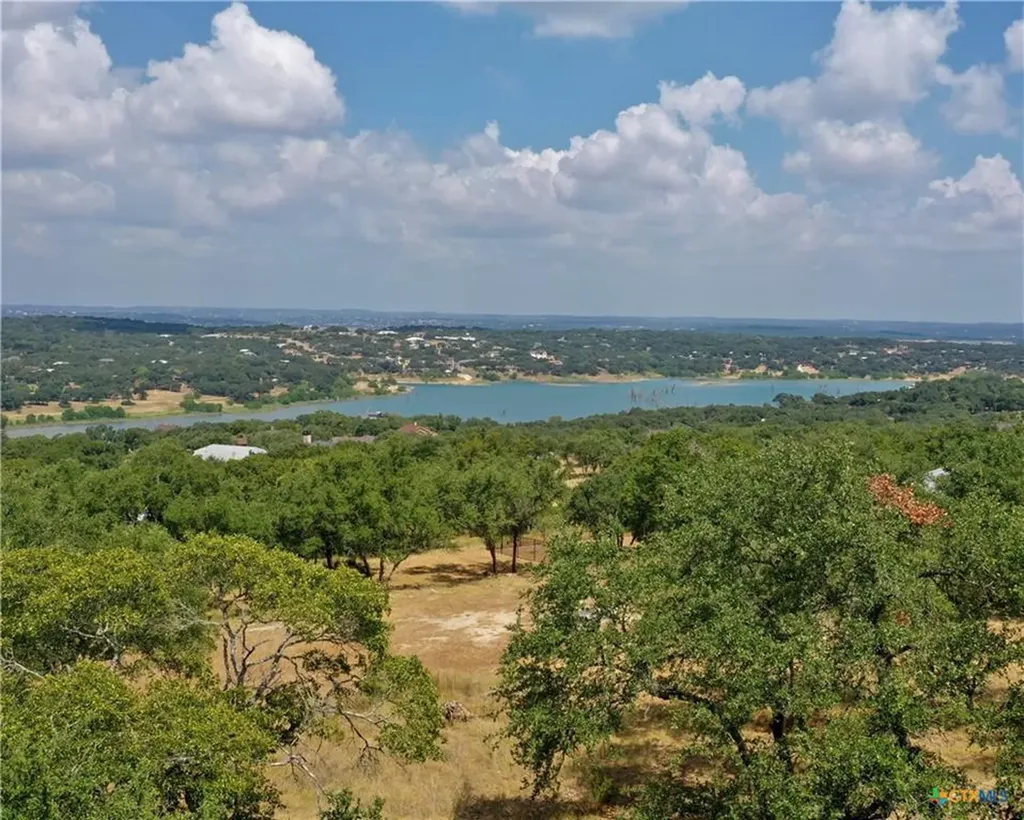 1593 Bella Vista Canyon Lake TX 78133