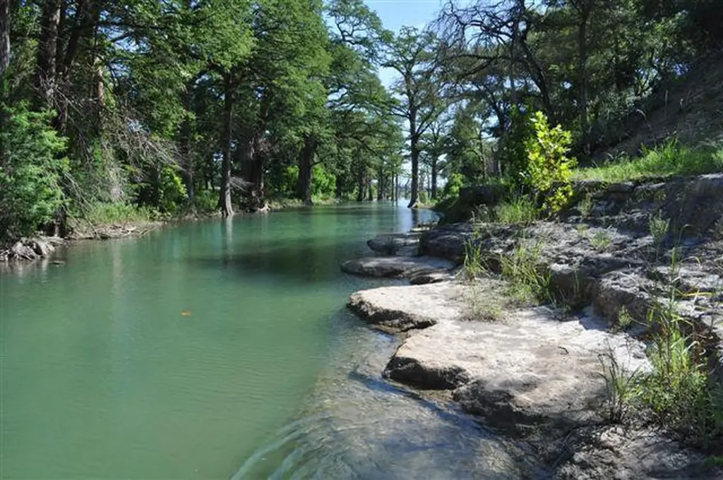 1593 Bella Vista Canyon Lake TX 78133