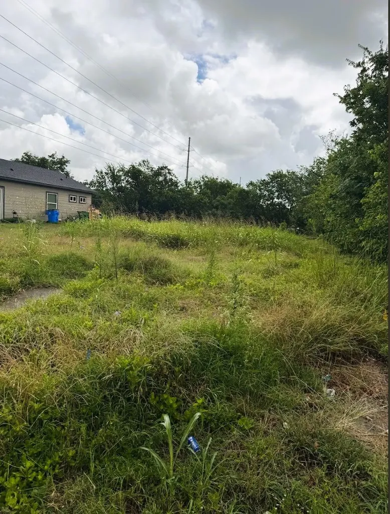 503 Maple Street Taylor TX 76574
