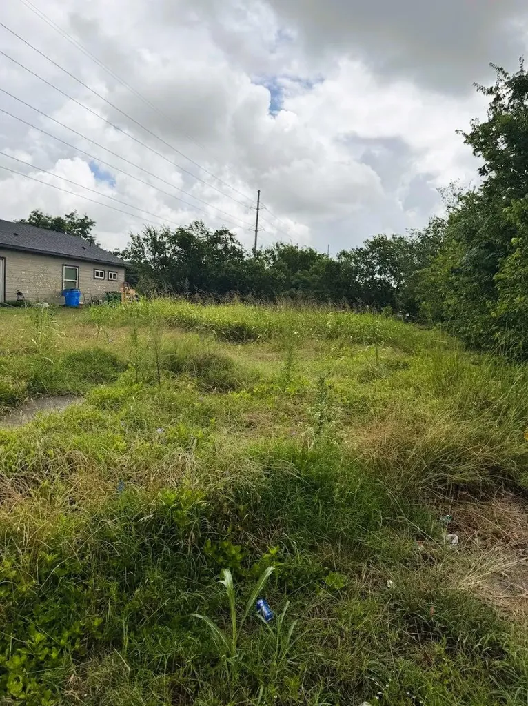 503 Maple Street Taylor TX 76574