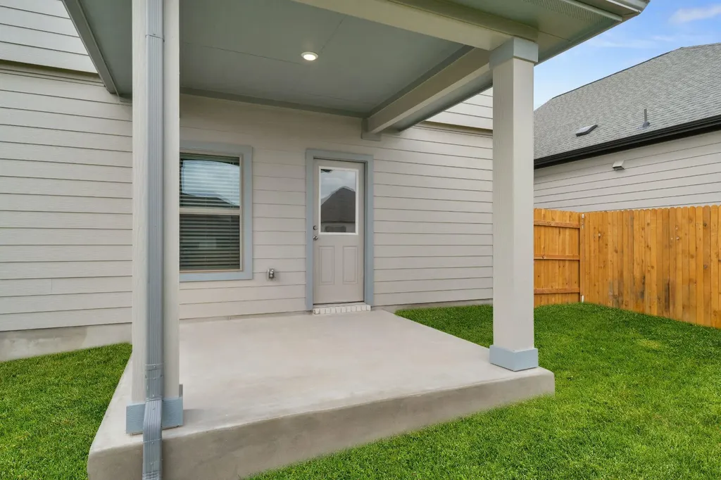 13801 Ryan Range Lane Elgin TX 78621