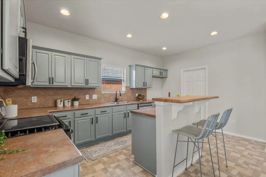 513 Friendship Cove Leander TX 78641