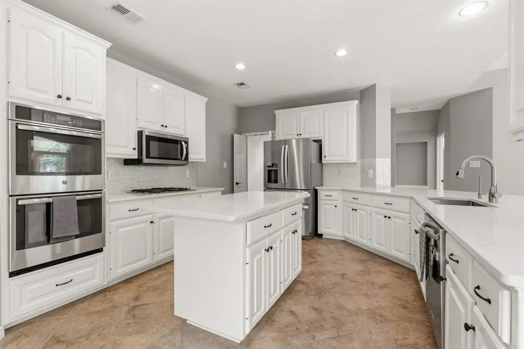 5224 China Garden Drive Austin TX 78730