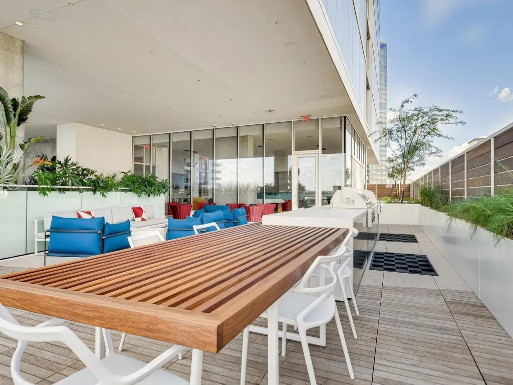 301 West Avenue Austin TX 78701