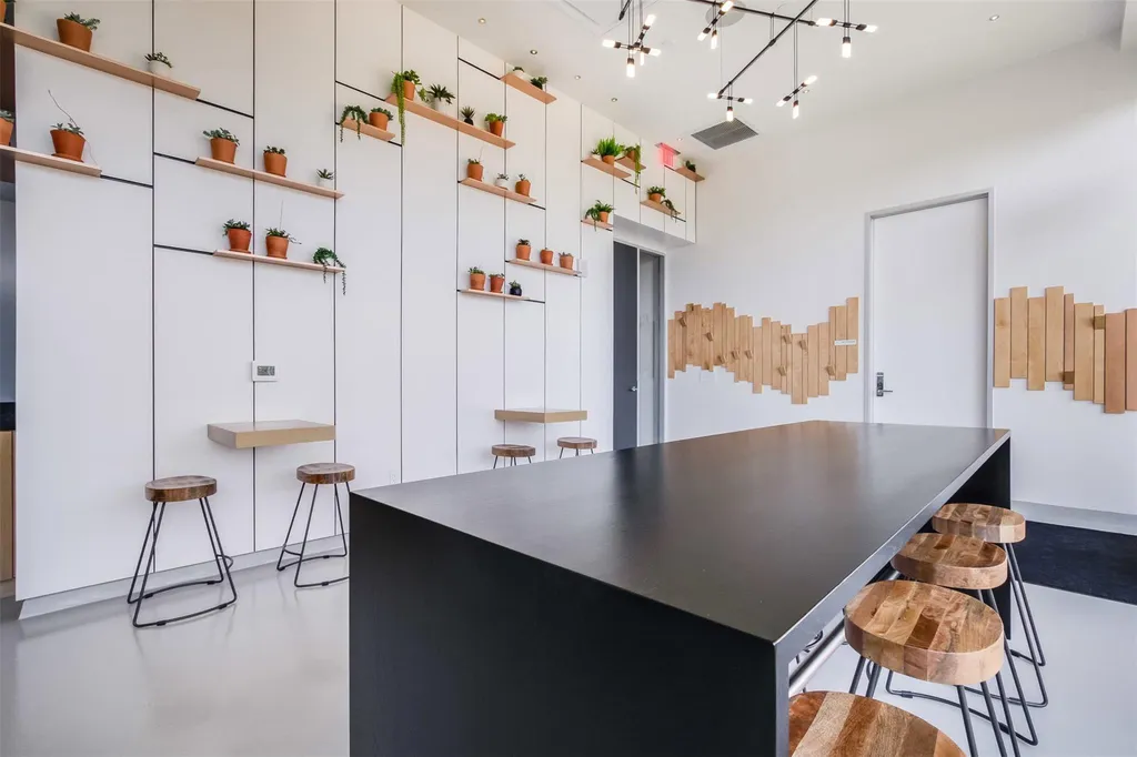 301 West Avenue Austin TX 78701