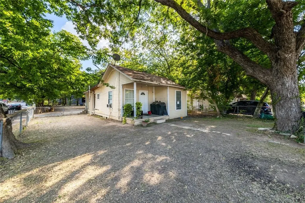 1511 Holly Street Austin TX 78702