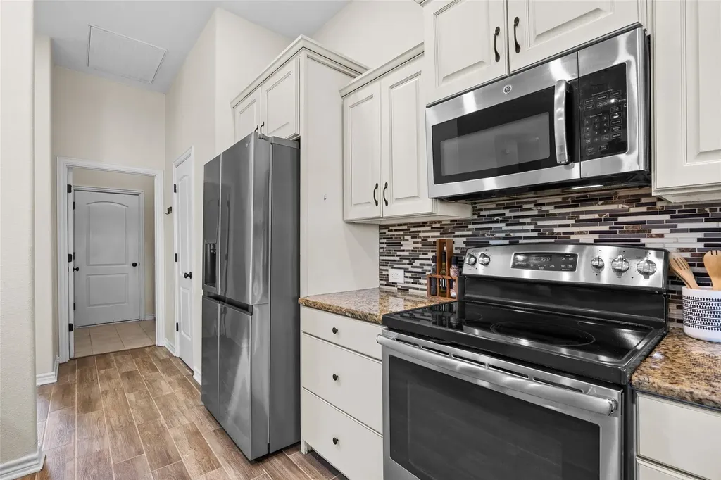 10409 Little Creek Circle Dripping Springs TX 78620