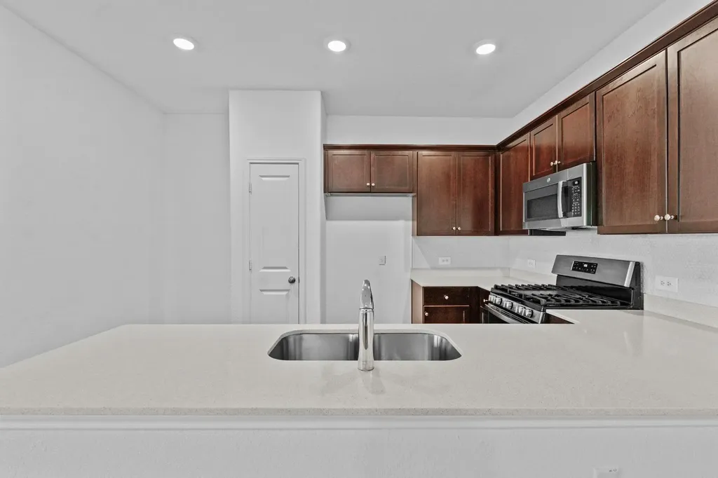13704 Tordillo Drive Elgin TX 78621