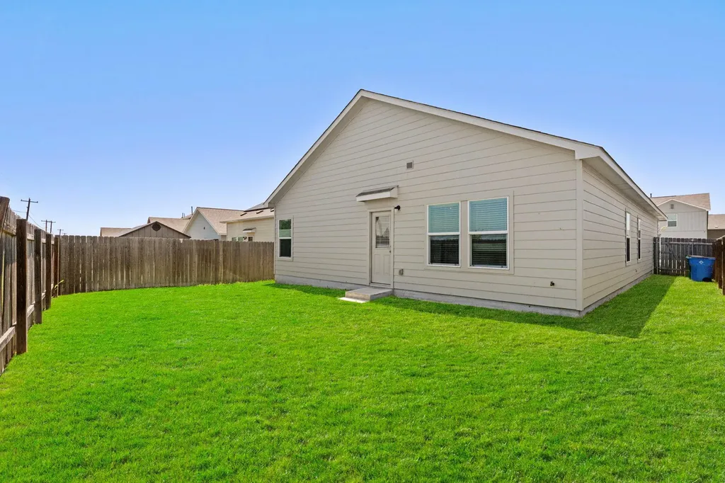 13704 Tordillo Drive Elgin TX 78621