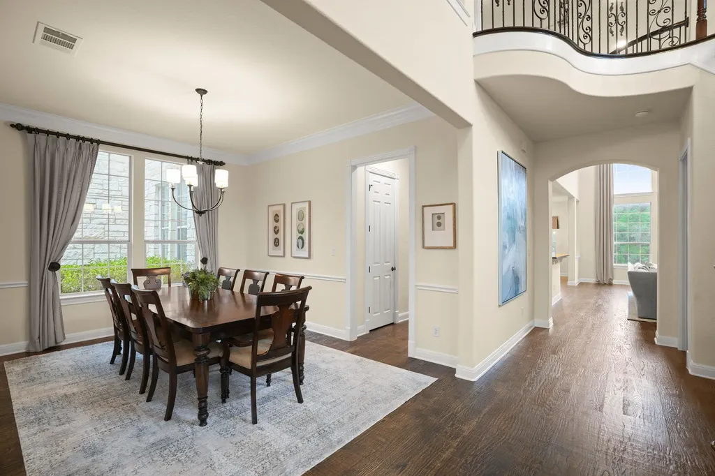 121 Burgess Lane Austin TX 78738