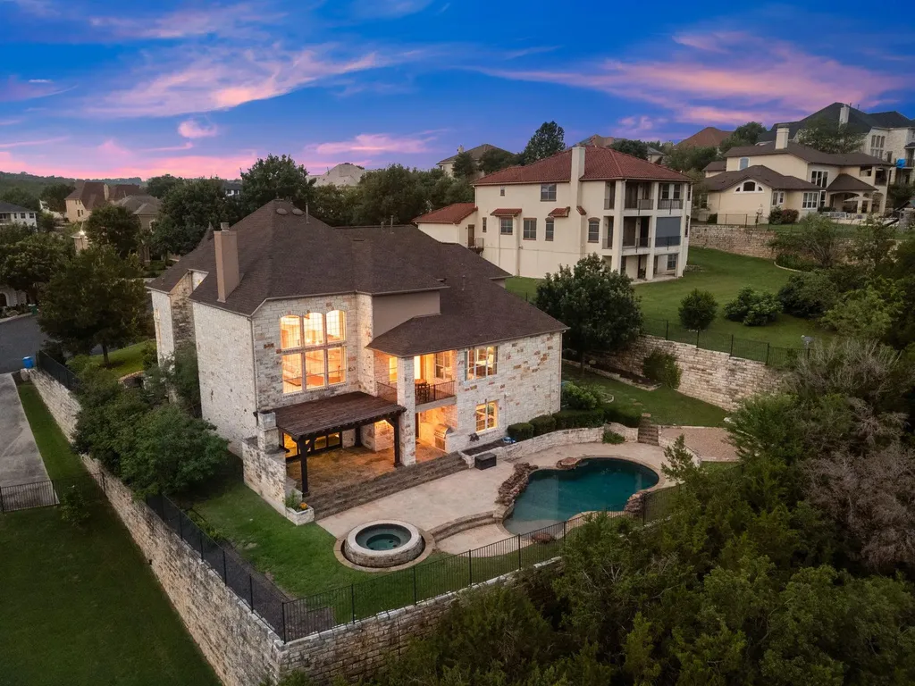 121 Burgess Lane Austin TX 78738