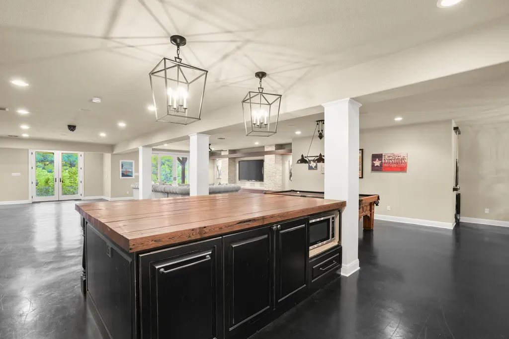 121 Burgess Lane Austin TX 78738