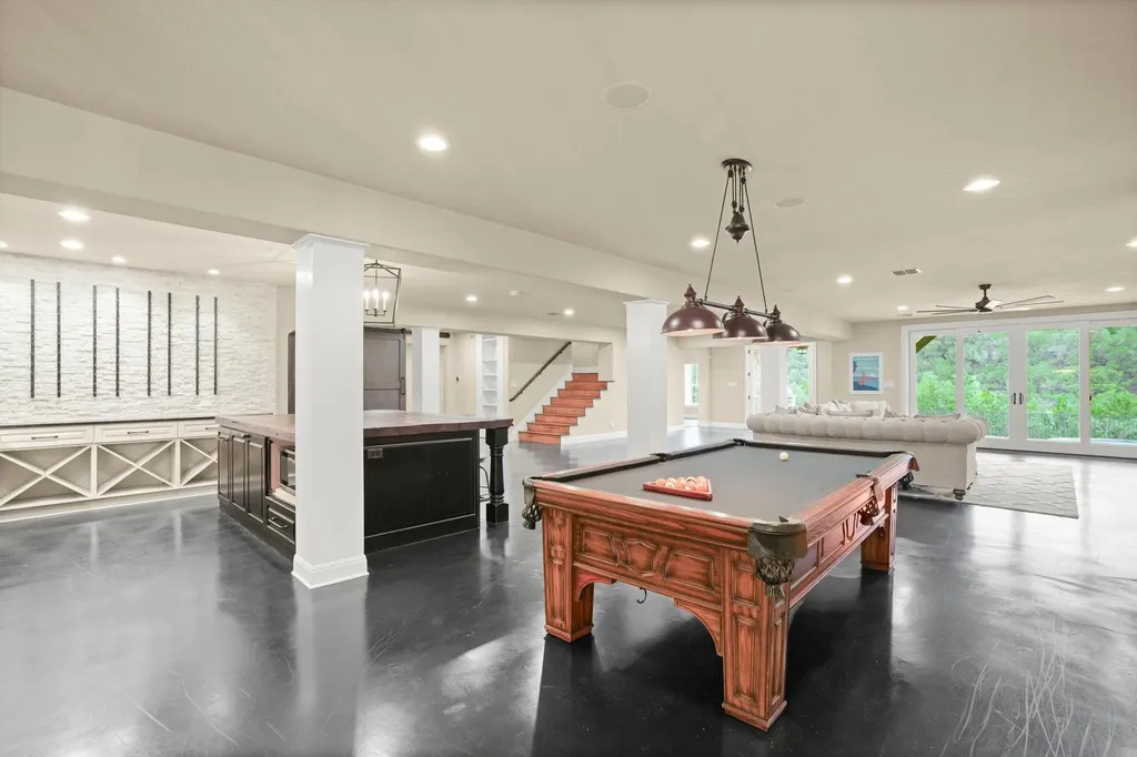 121 Burgess Lane Austin TX 78738