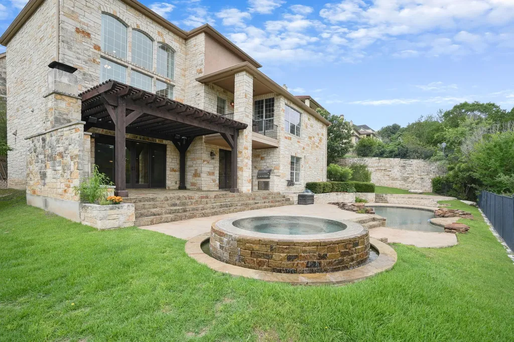 121 Burgess Lane Austin TX 78738