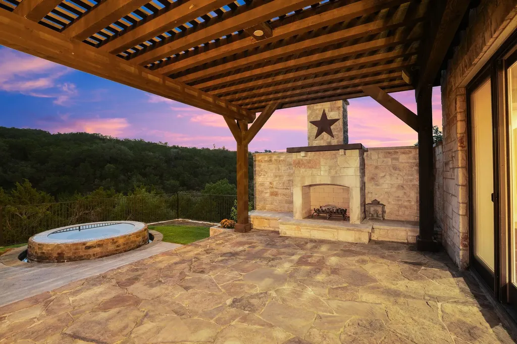 121 Burgess Lane Austin TX 78738