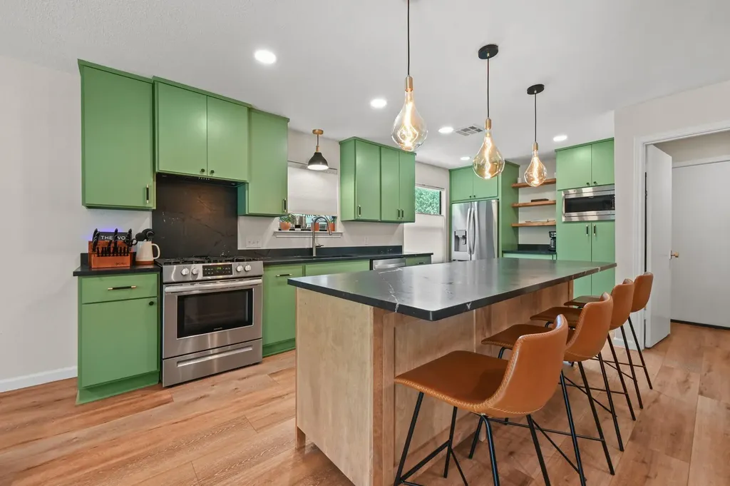 9706 Woodshire Drive Austin TX 78748