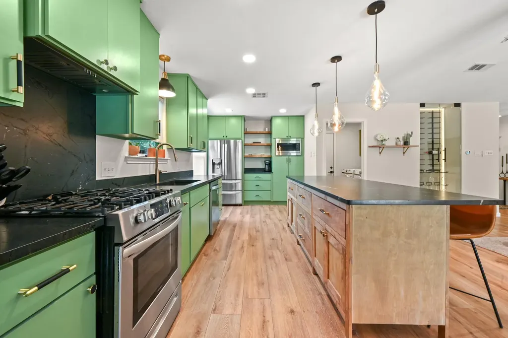 9706 Woodshire Drive Austin TX 78748