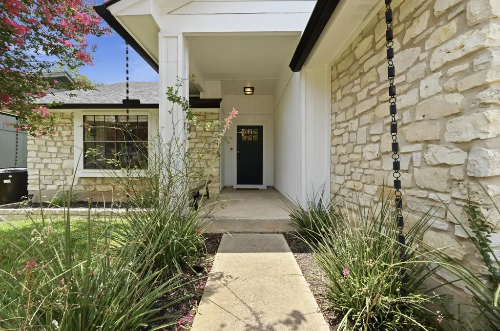 9706 Woodshire Drive Austin TX 78748