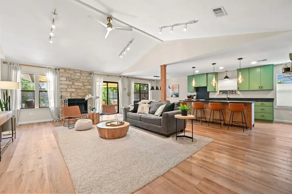 9706 Woodshire Drive Austin TX 78748