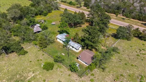 3628 S Highway 304 Rosanky TX 78953