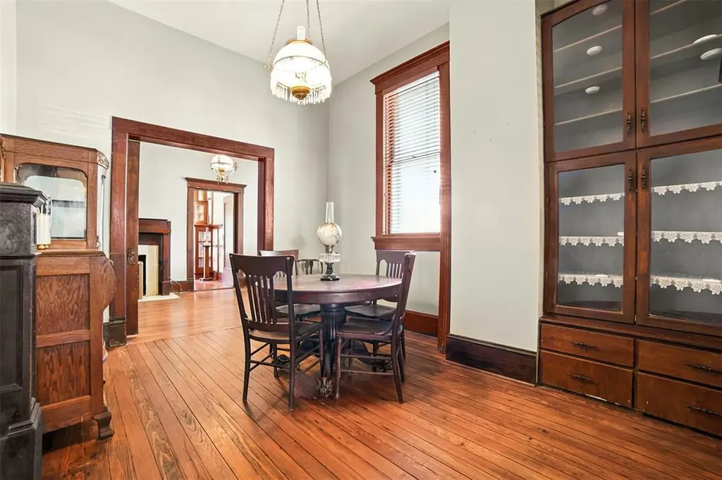 504 S Main Street Lockhart TX 78644