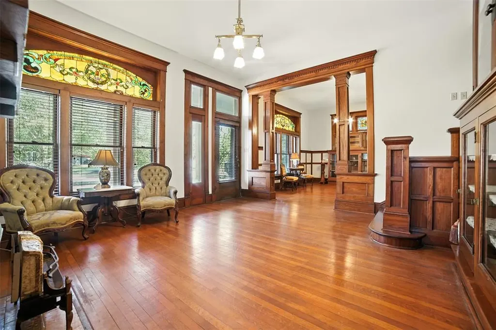 504 S Main Street Lockhart TX 78644
