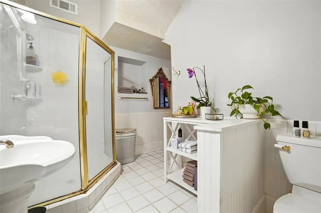 504 S Main Street Lockhart TX 78644