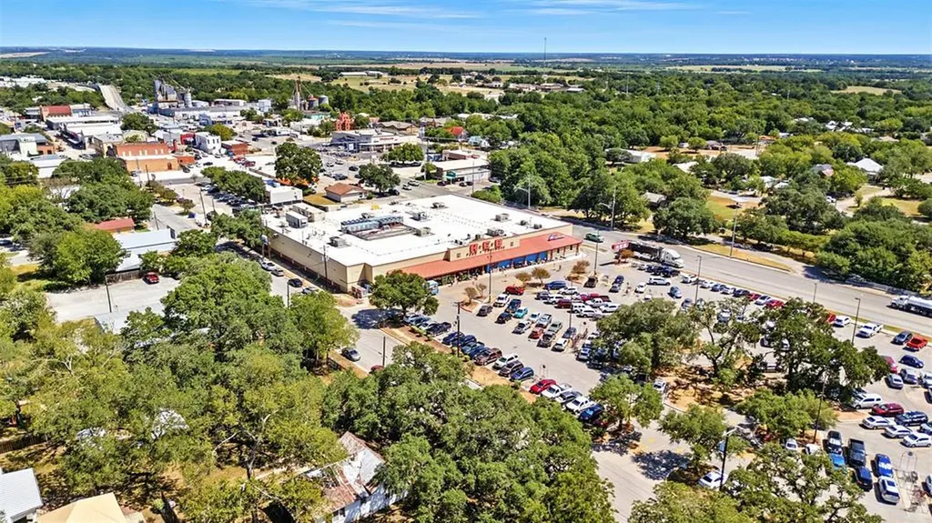 504 S Main Street Lockhart TX 78644
