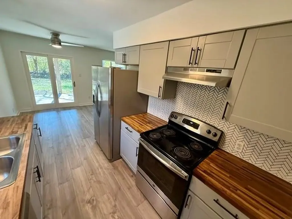 7303 Whispering Creek Circle Austin TX 78736