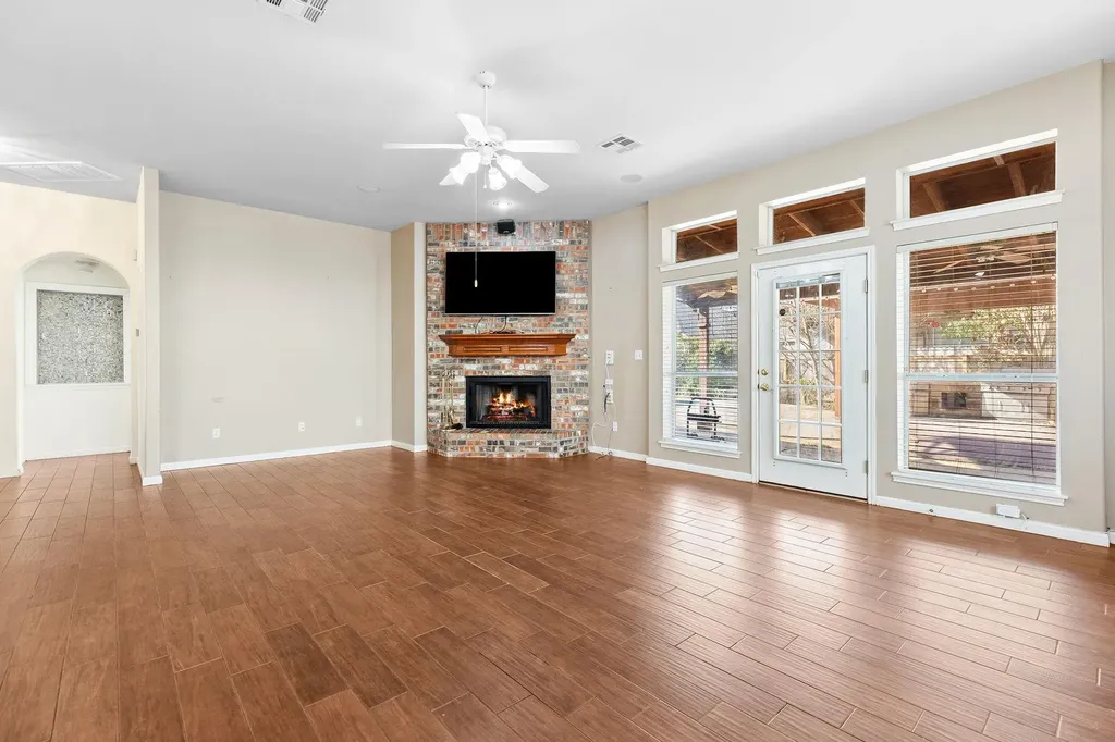 2944 Clinton Place Round Rock TX 78665