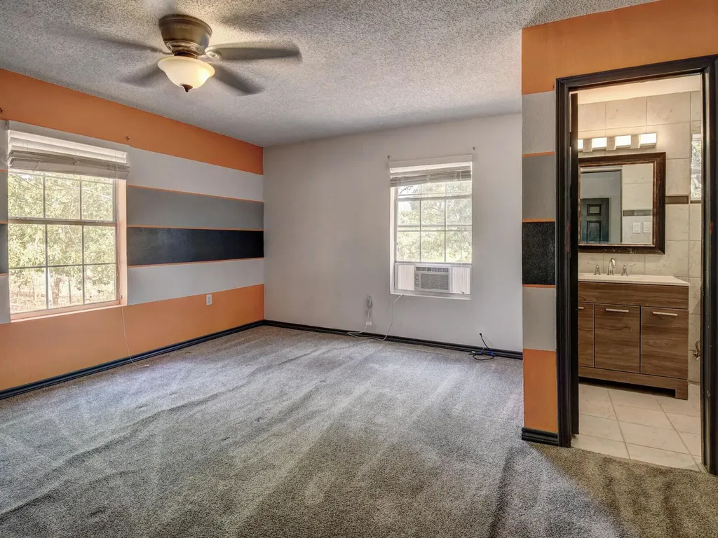 176 Lacy Drive Elgin TX 78621