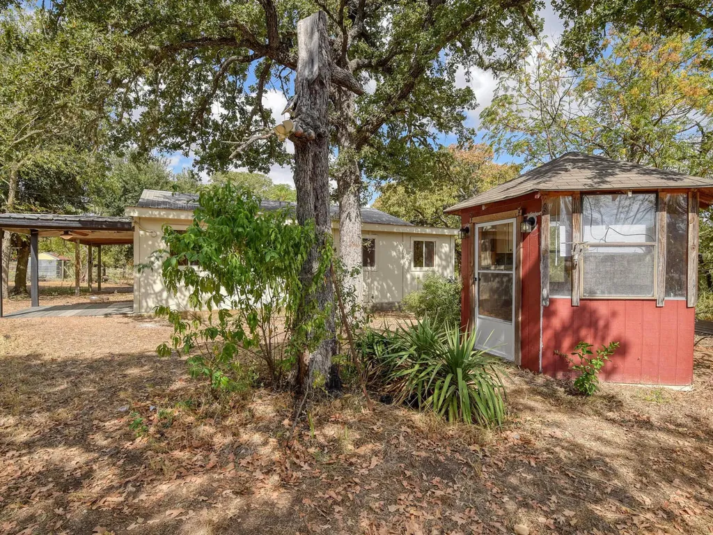 176 Lacy Drive Elgin TX 78621