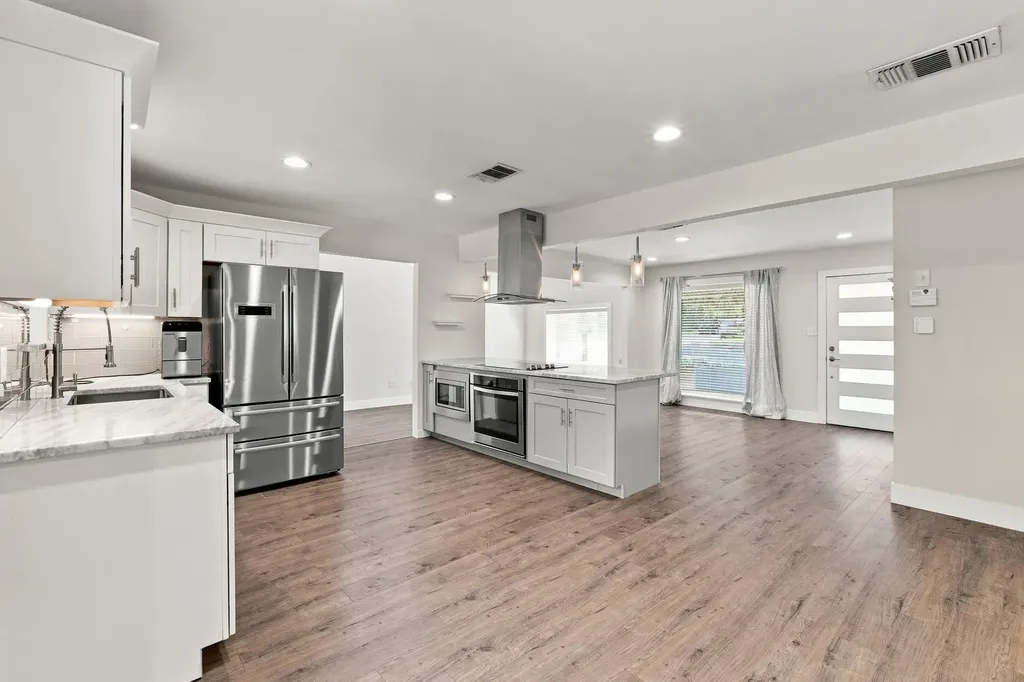 6706 Isabelle Drive Austin TX 78752