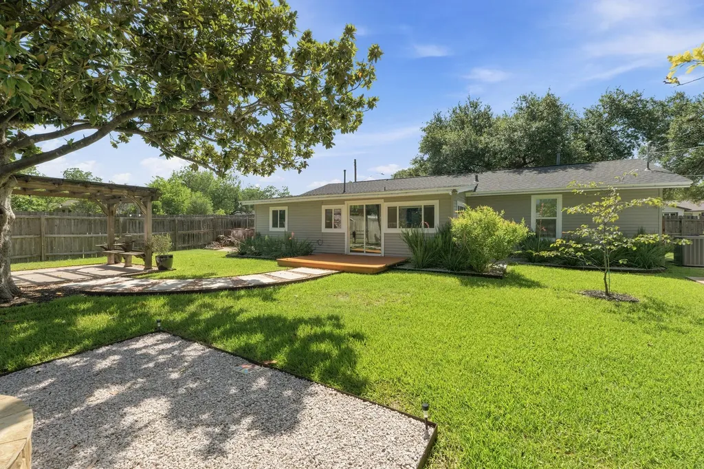 6706 Isabelle Drive Austin TX 78752