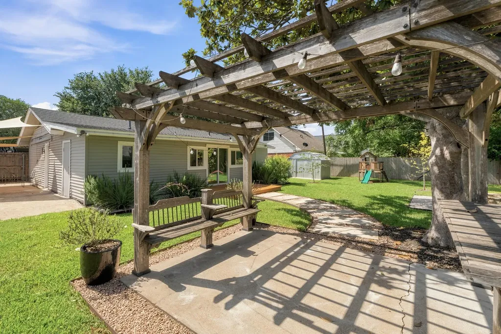 6706 Isabelle Drive Austin TX 78752