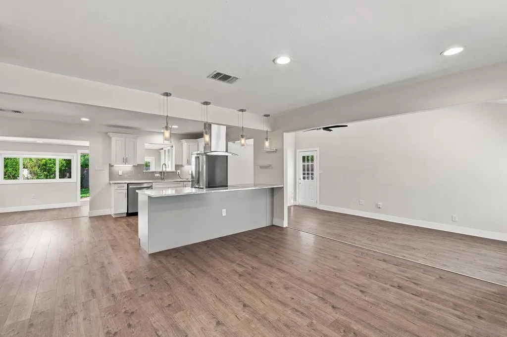 6706 Isabelle Drive Austin TX 78752