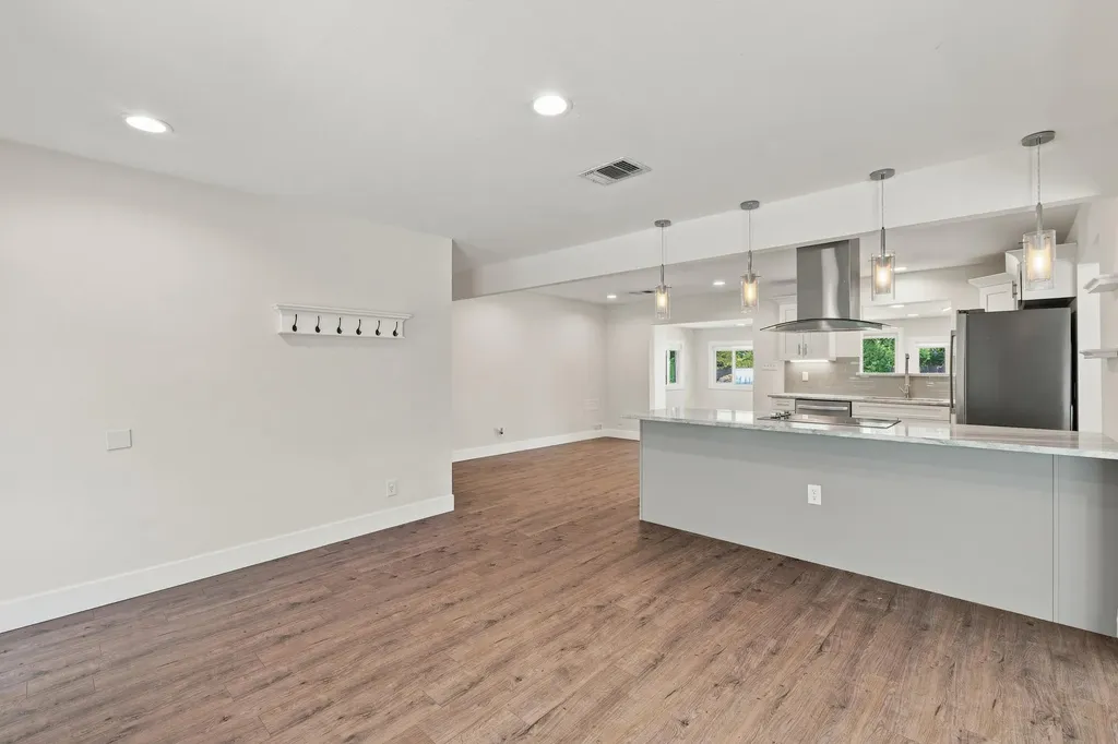 6706 Isabelle Drive Austin TX 78752