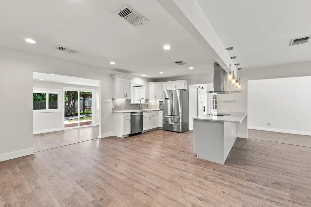 6706 Isabelle Drive Austin TX 78752