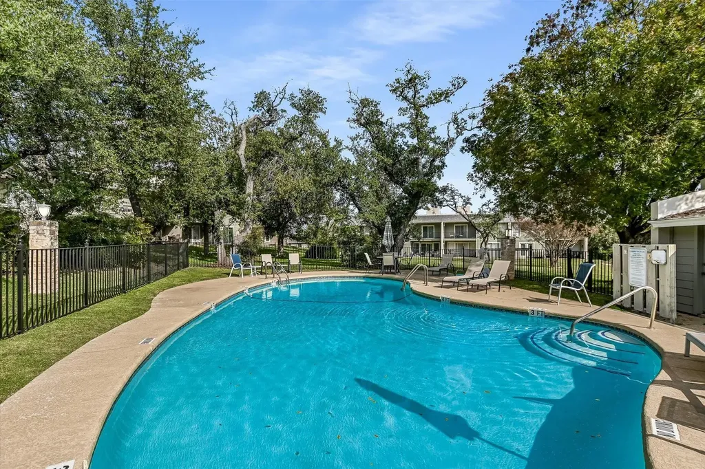 100 Lido Circle Lakeway TX 78734