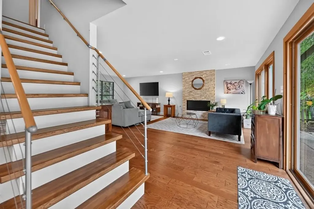 1903 Holly Hill Drive Austin TX 78746