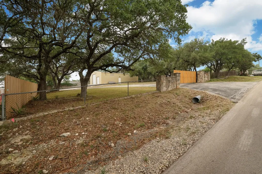 610 Tamarack Drive Canyon Lake TX 78133